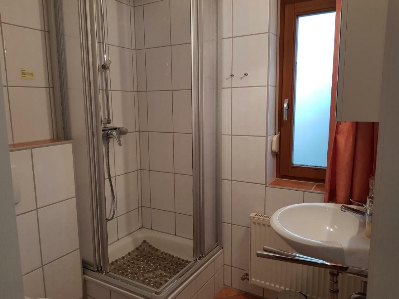 Ferienwohnung 4 Im Haus Am See Mit Wintergarten Und Terrasse Seedorf  Phòng bức ảnh
